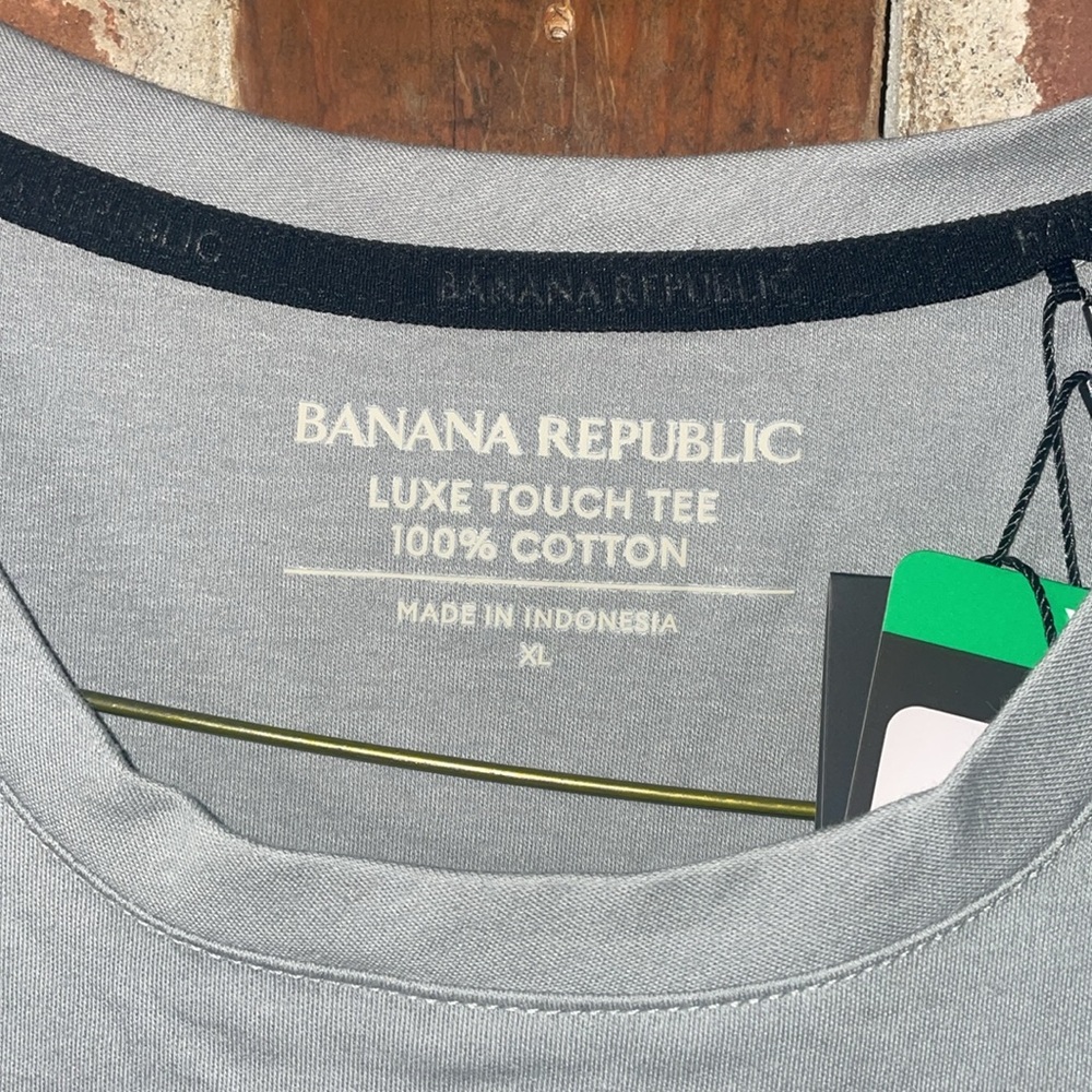 Banana Republic luxe touch tee, size XL, NWT - Picture 2 of 5